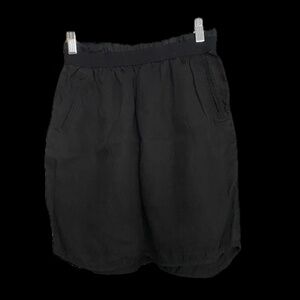 Curvey Black 'Wilfred' Skirt with Pockets and Waistband